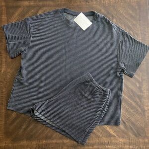 NWT Morgan & Co. Women's Ribbed Tee and Shorts Set -Size Medium